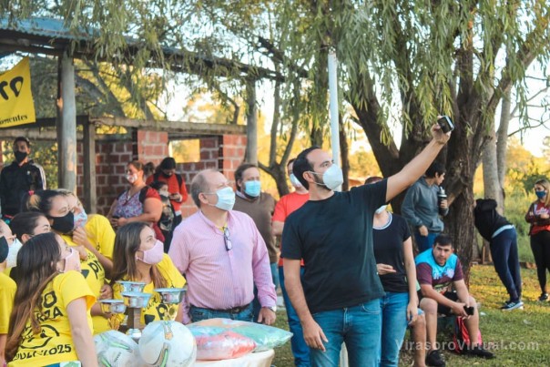 Juan Pablo Valdés visito a vecinos