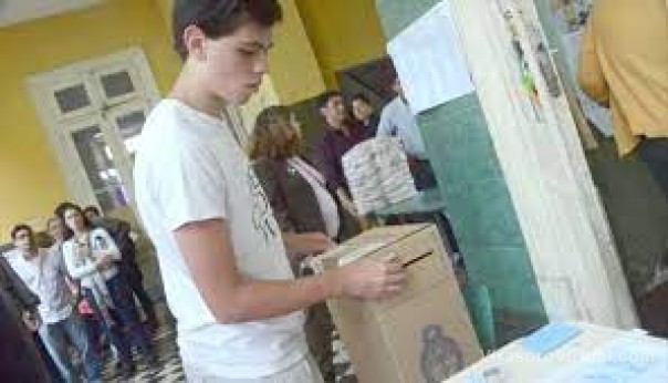 Por primera vez 26.000 jóvenes correntinos podrán elegir diputados y senadores