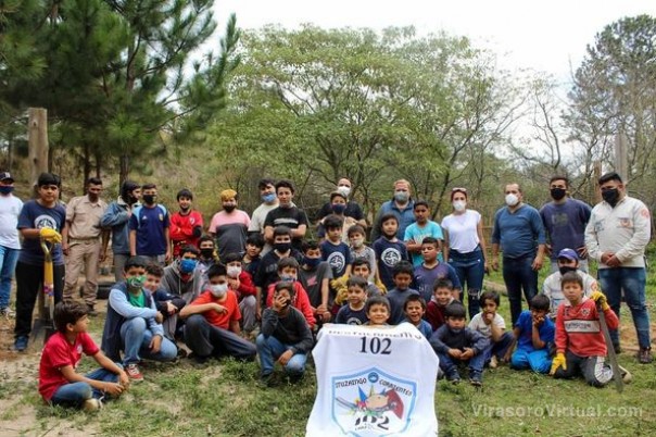Juan Pablo Valdes y equipo disfrutaron de una mañana junto a los Exploradores del Destacamento 102