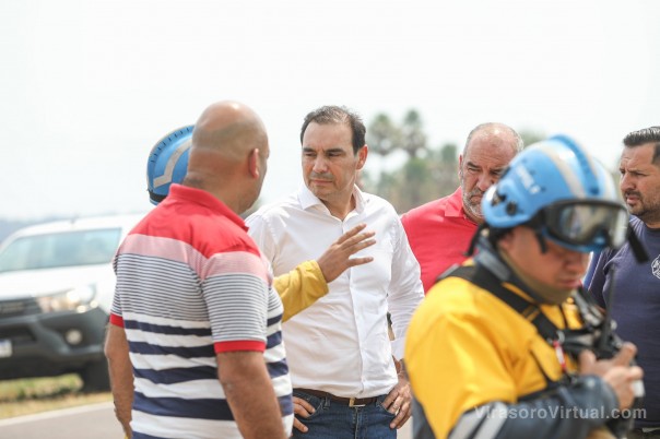 El Gobernador recorrió zonas afectadas por los incendios