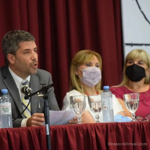 Virasoro: Fernández anunció un aumento salarial del 50% para los municipales