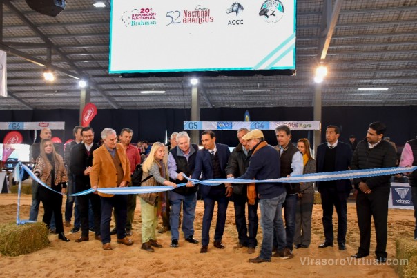 En la apertura de la Expo Nacional de Razas, Valdés pidió dejar de “mirar algunas cosas que no tienen