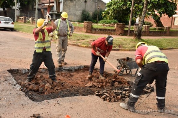 Avanza el plan de bacheo para mejorar el tránsito en la ciudad
