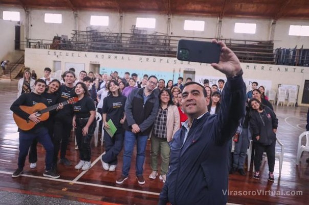 Acompañaron la instancia zonal del Parlamento Juvenil de Corrientes