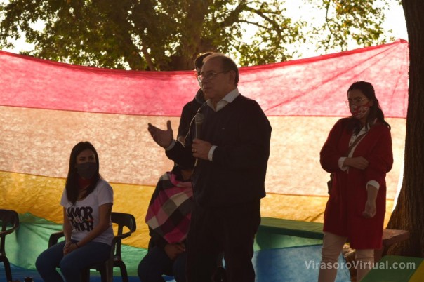 Se realizó una reunión con las personas del Colectivo LGTB y el Intendente Eduardo Tassano